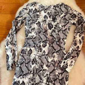 Mini long sleeve snake print dress